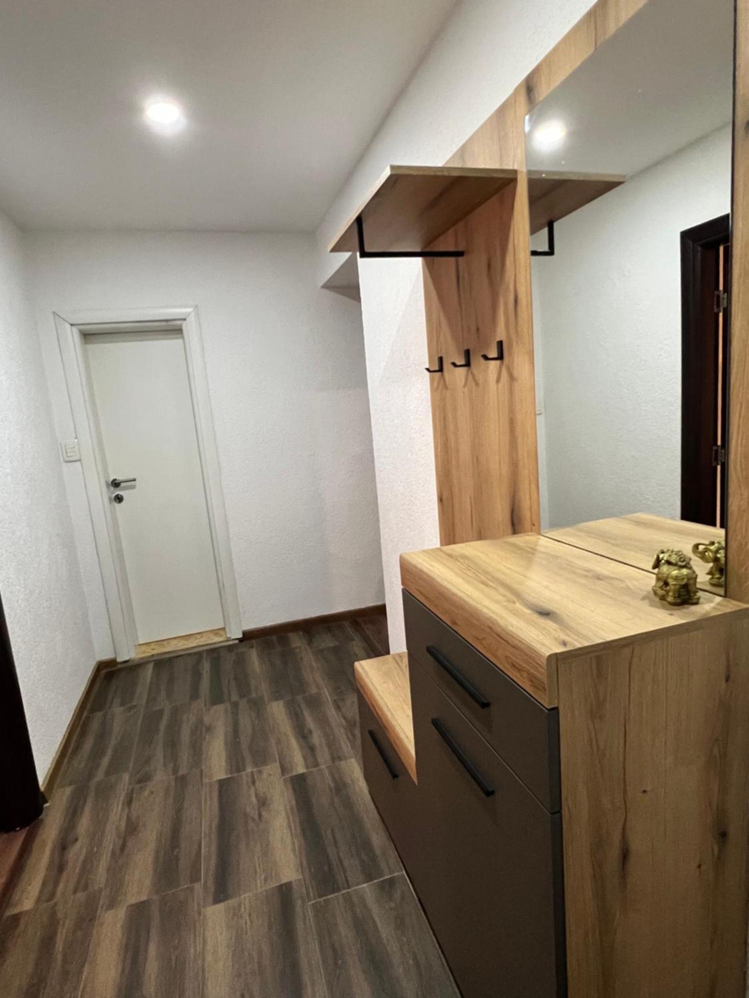 Agatom Apartment *